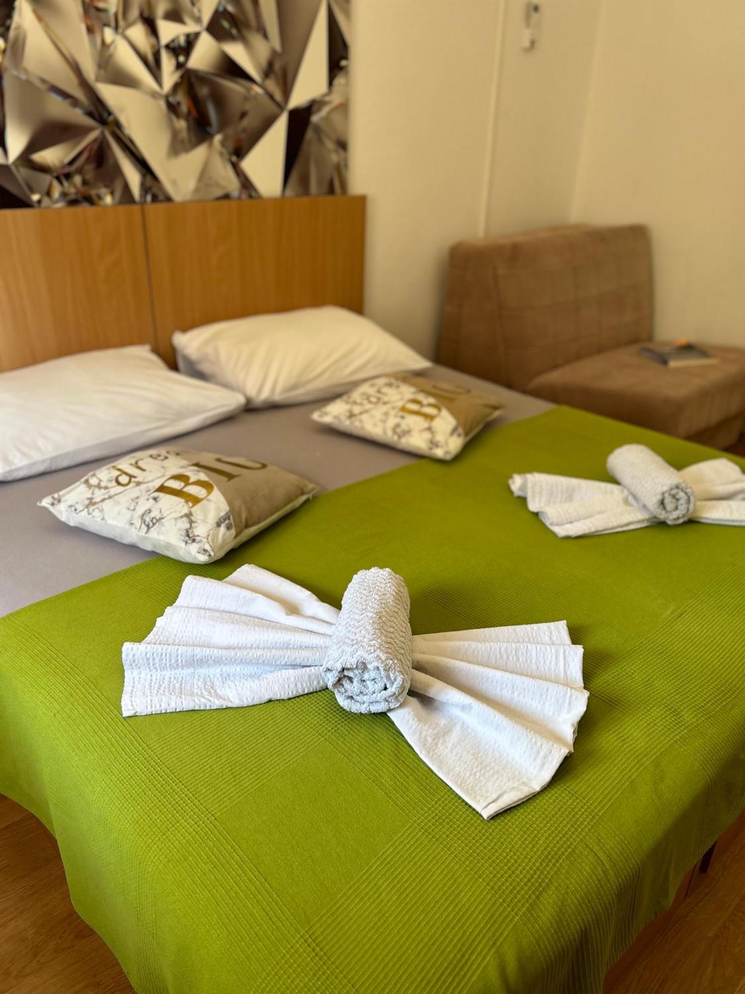 4 Sisters Apartments กราดัซ ภายนอก รูปภาพ