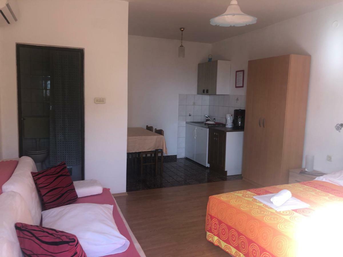 4 Sisters Apartments กราดัซ ภายนอก รูปภาพ